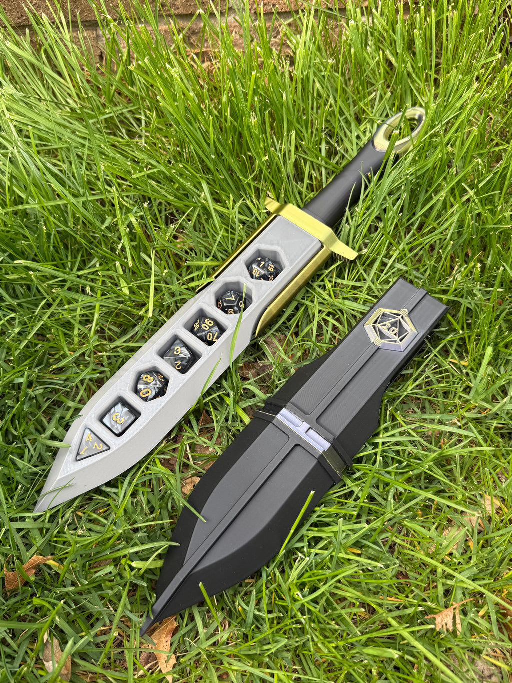 Adventurer's Oathbearer Dice Holder (Olive)